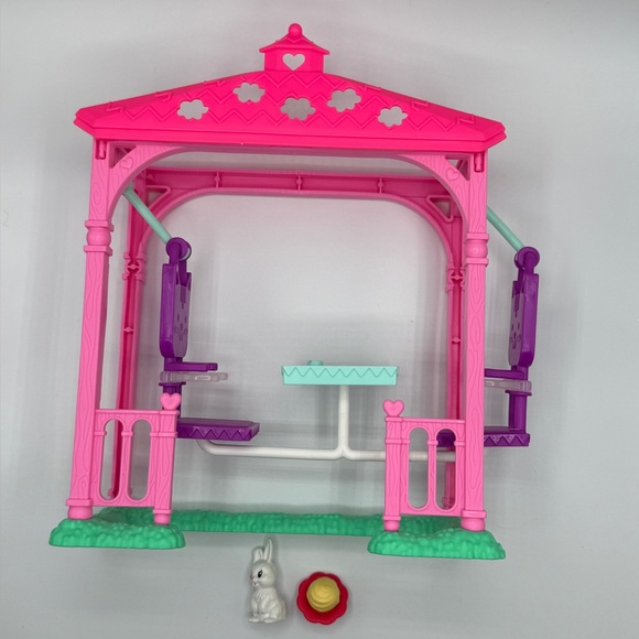 Four Barbie Play-sets with Accessories - Picture 4 of 10